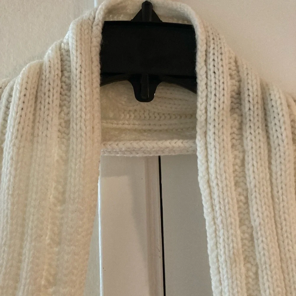 NWOT VINTAGE DISNEY SCARF🧣 - Picture 3 of 9